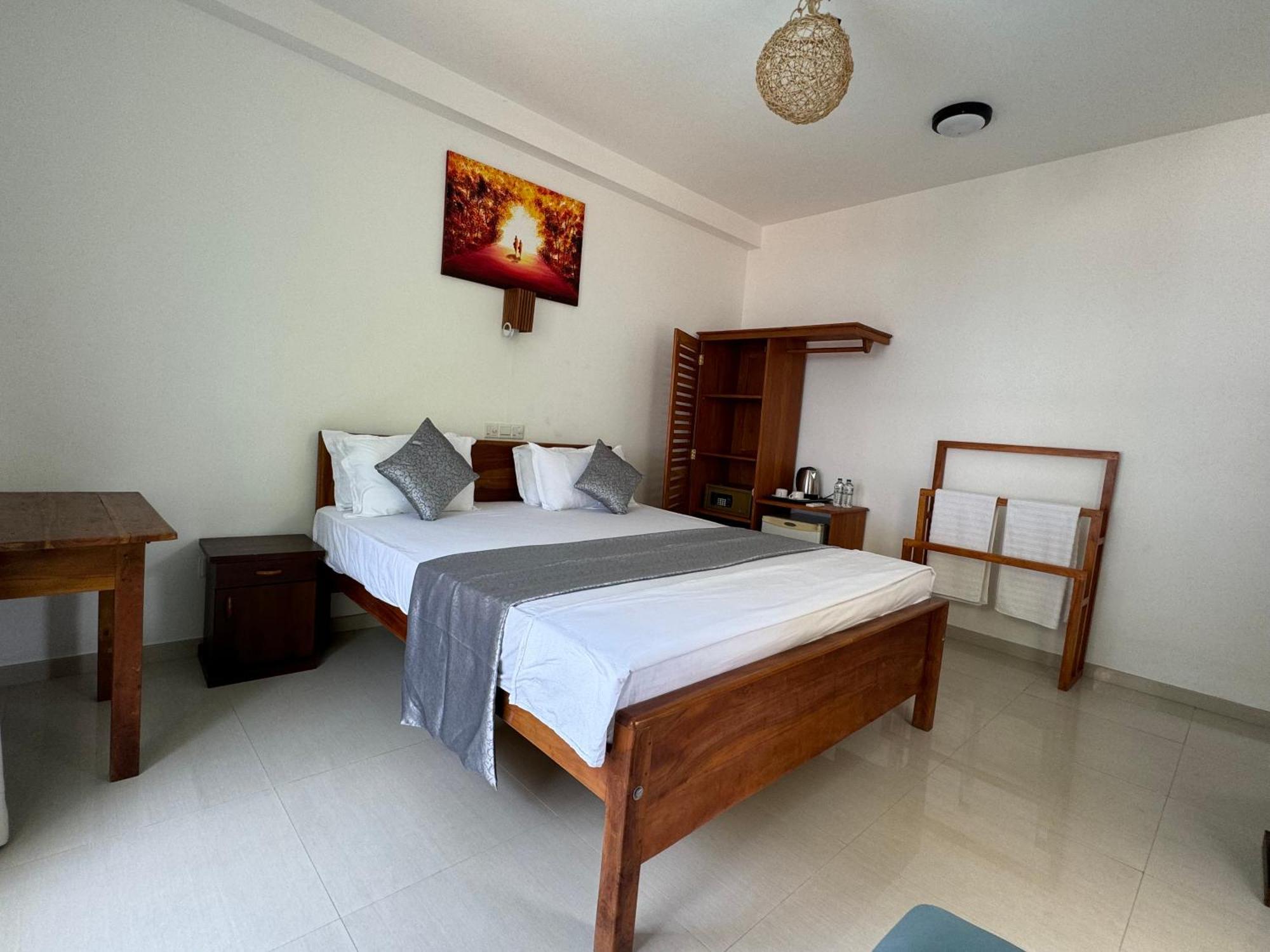 Nico Beach Hotel Хикадува Екстериор снимка